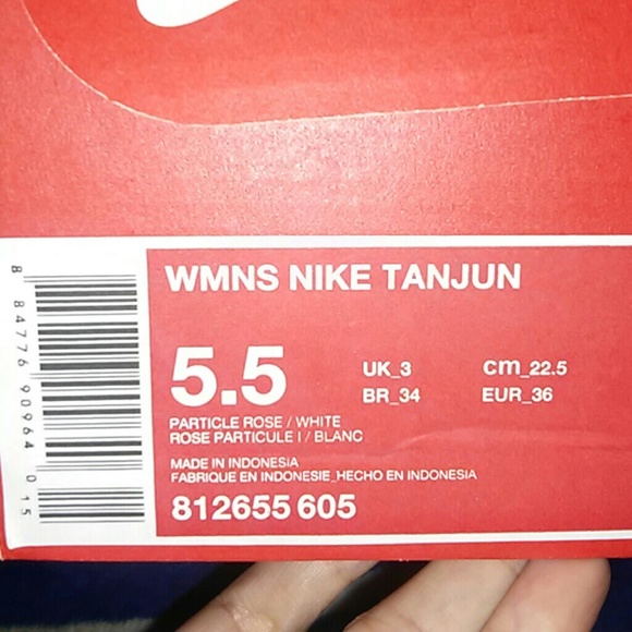 NIB Womens Nike Tanjun - Picture 8 of 8